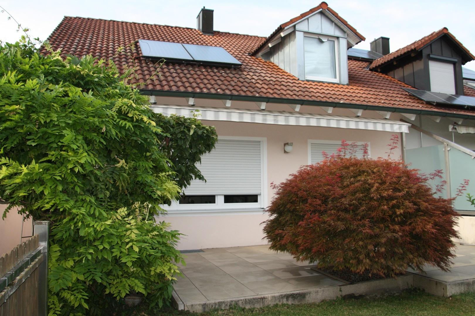 Haus Südseite mit Terrasse