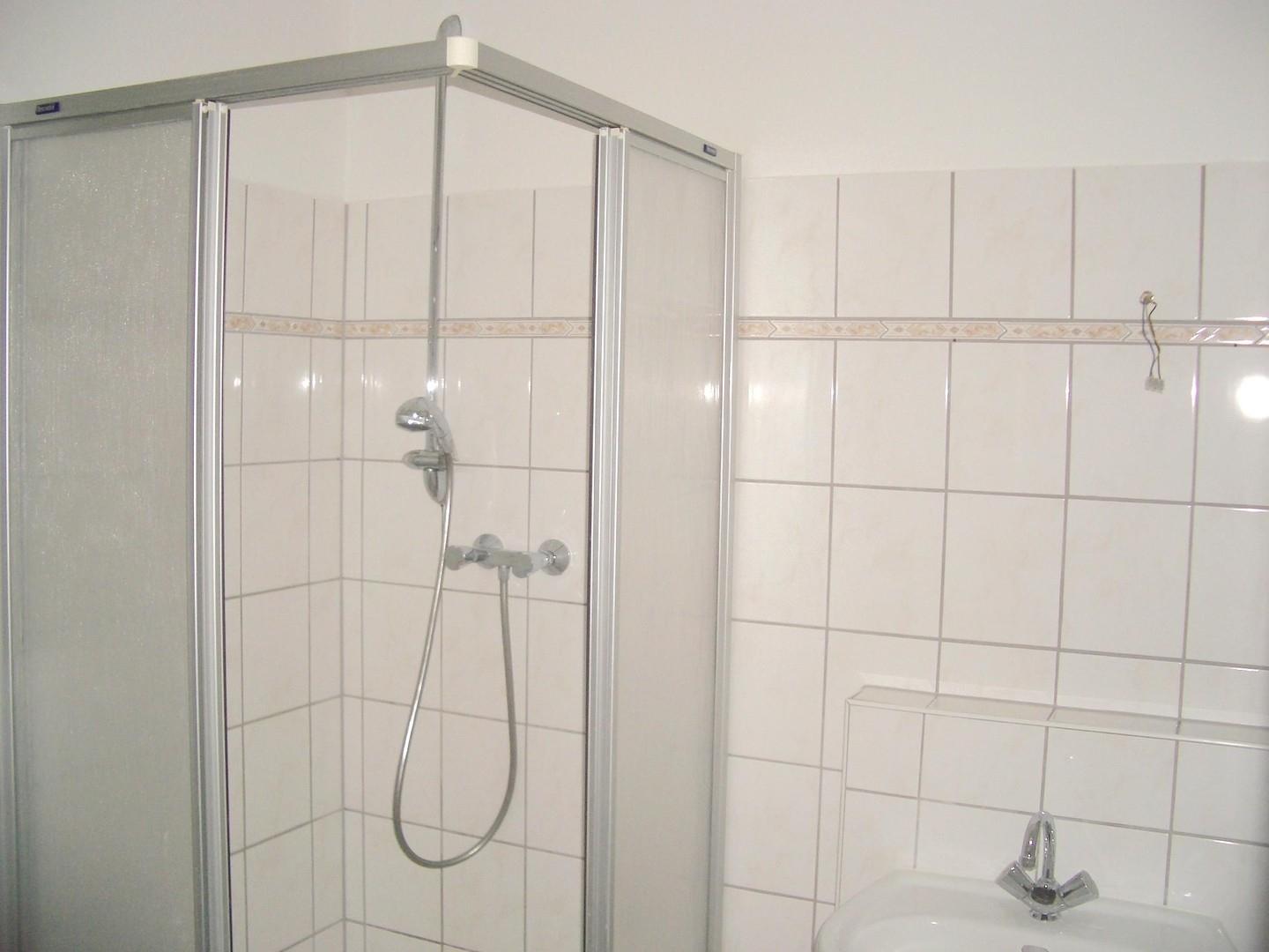 zweites Bad mit Dusche