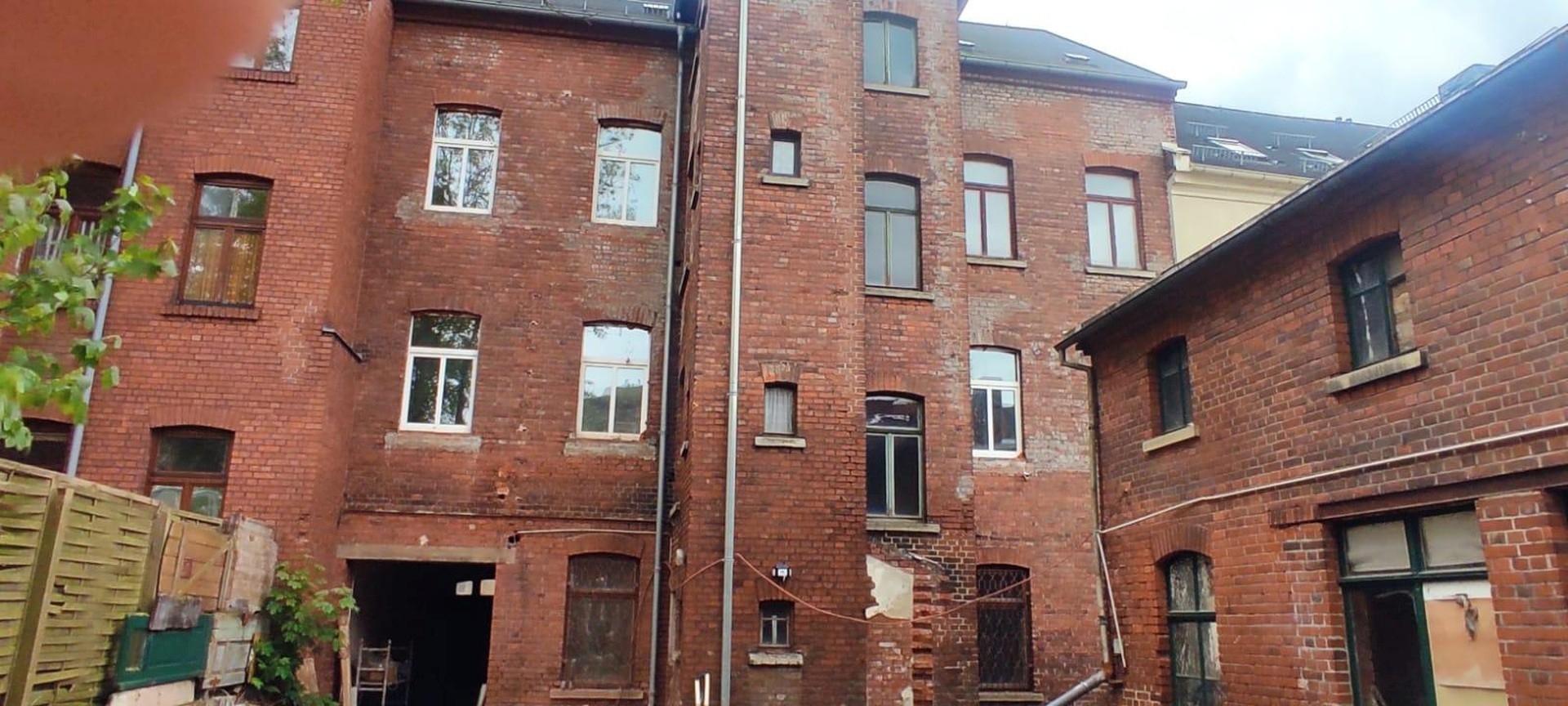 6 Fam-Haus hinten