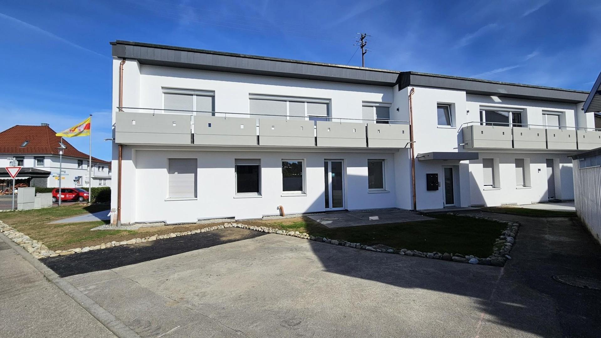 Parkplätze vor dem Haus