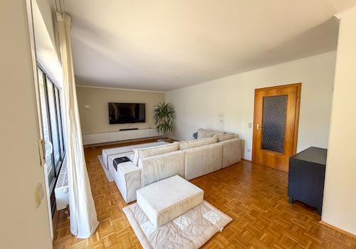 8 Wohnzimmer