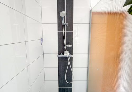 16 Dusche