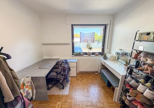 19 Arbeitszimmer