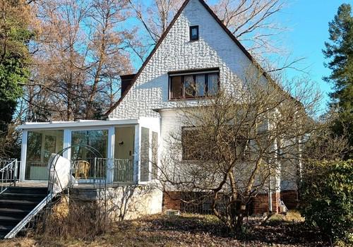 Rückseite mit Wintergarten