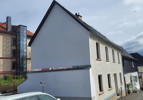 Giebelseite neu geputzt