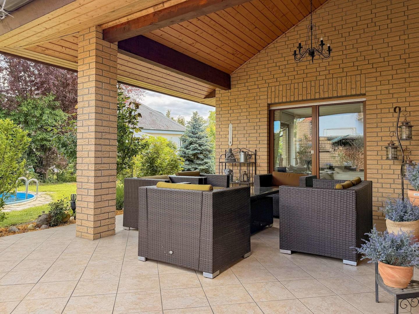Überdachte Terrasse 