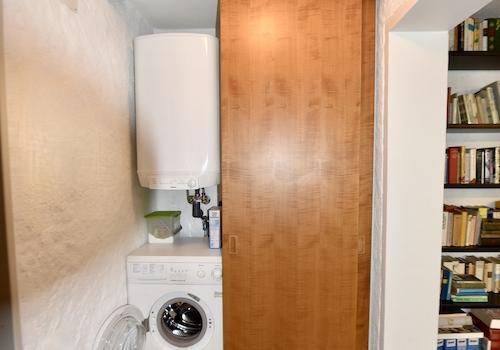 Einbauschrank mit Boiler und Waschmaschine