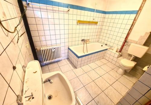 Badewannenbadezimmer