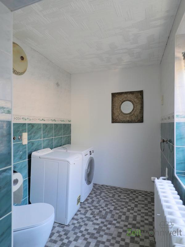 WC und Waschmaschine unten