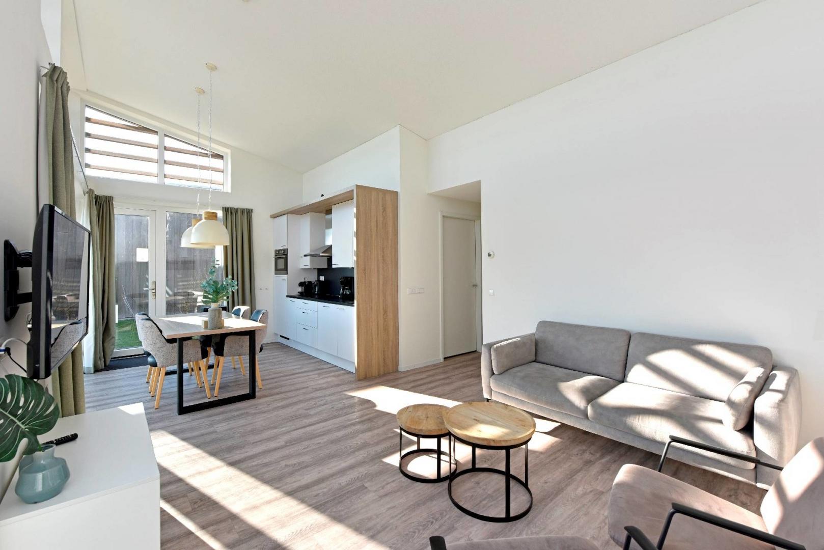 kaufen-freistehendes-ferienhaus-kamperland-wohnzimmer-interieur-recreatieadviseurs-vakantiehuistekoop-nl.jpg