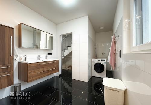 Badezimmer 1. OG 