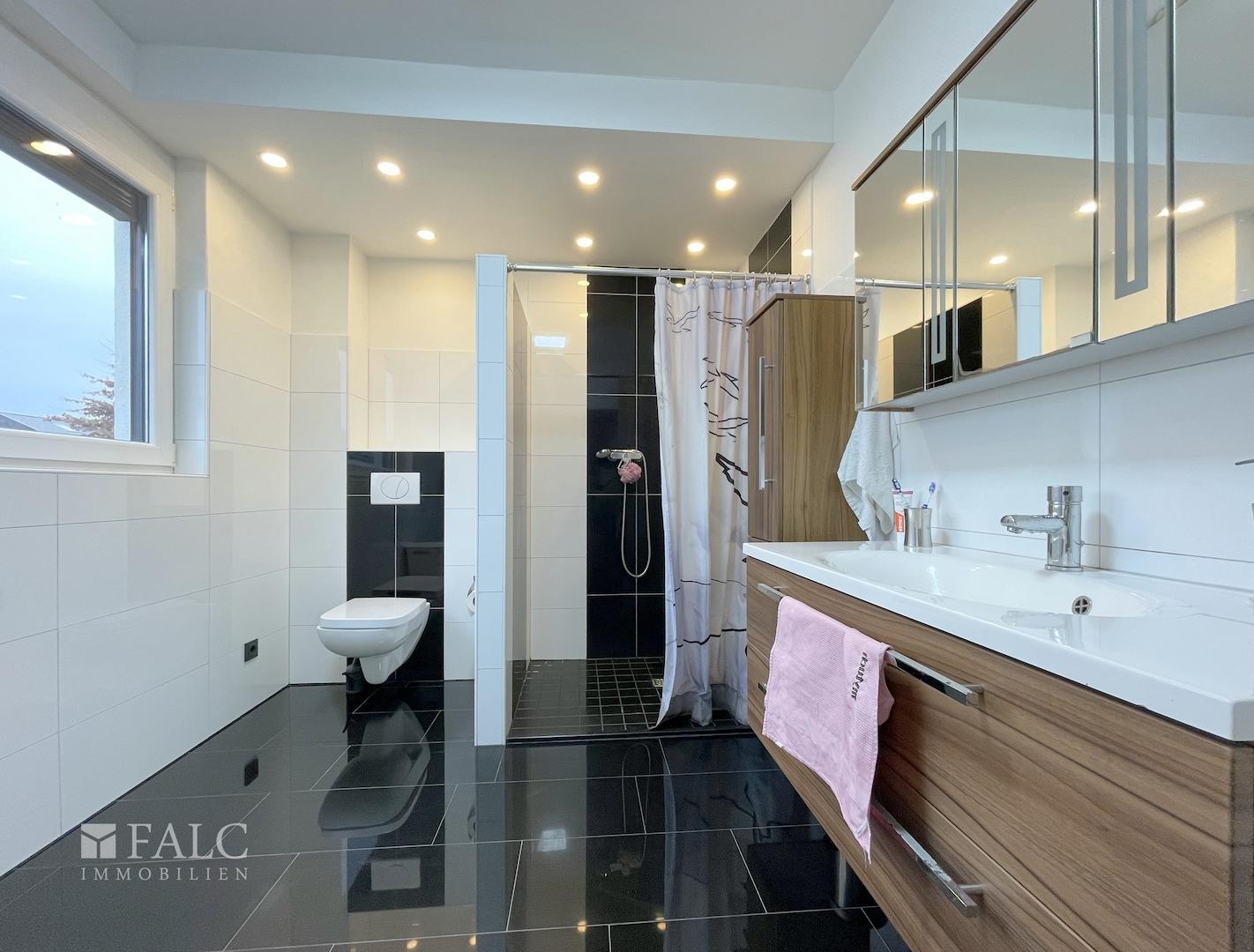 Badezimmer 1. OG 