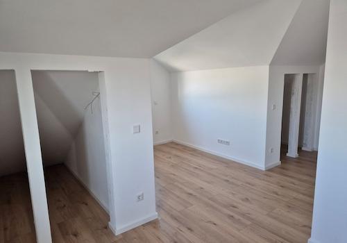 DG Zimmer rechts mit Abstellr.