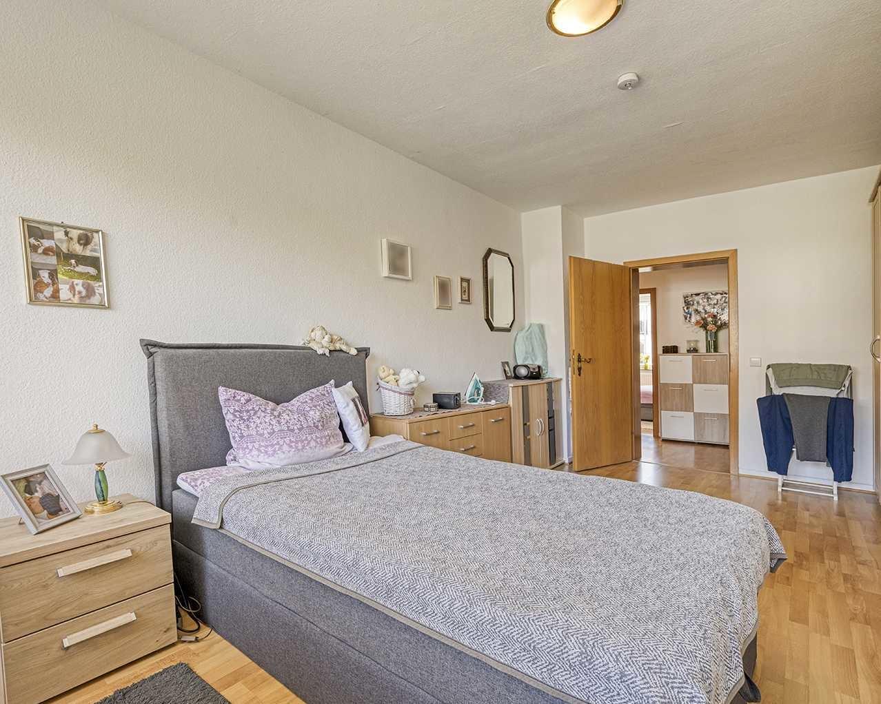 Erstes Schlafzimmer