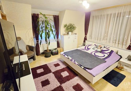 Schlafzimmer DG