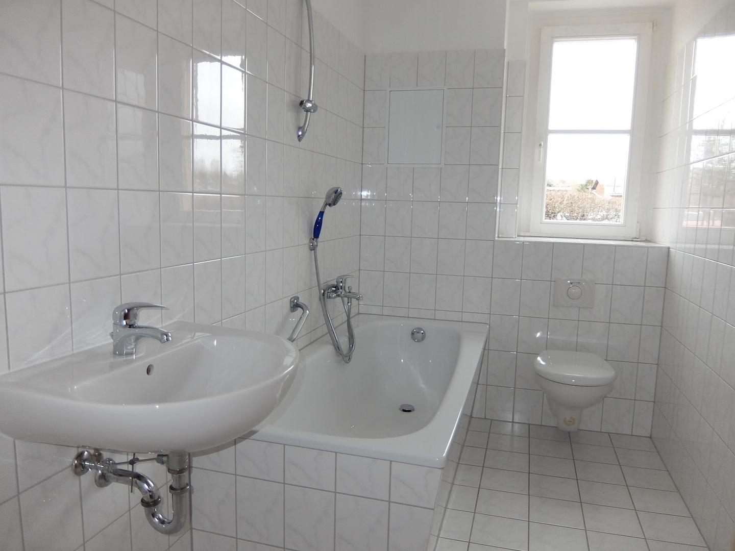 Muster Bad mit Wanne