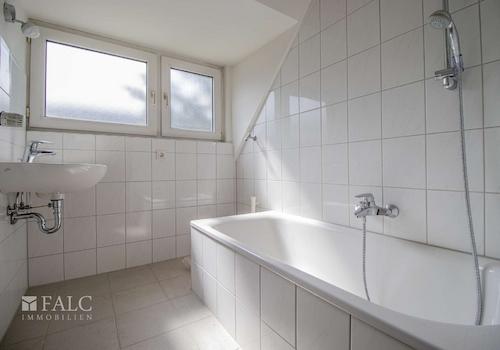 Modernes Badezimmer