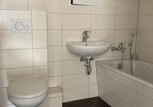 Bad mit Wanne