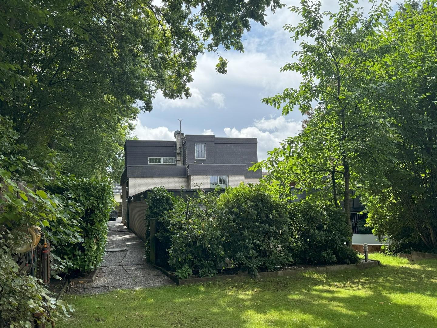 eingewachsener Garten