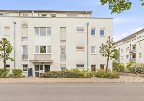 GEBÄUDE AUSSEN