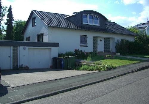 Front Anwesen von Osten aus