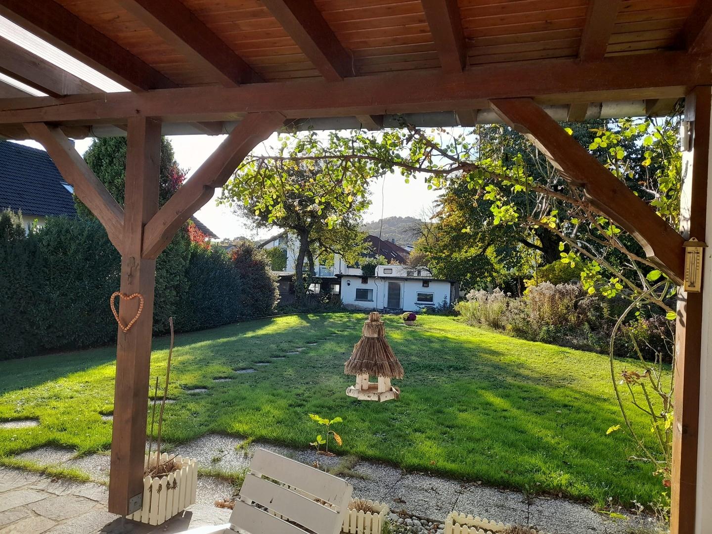 Garten mit Annexbau 2