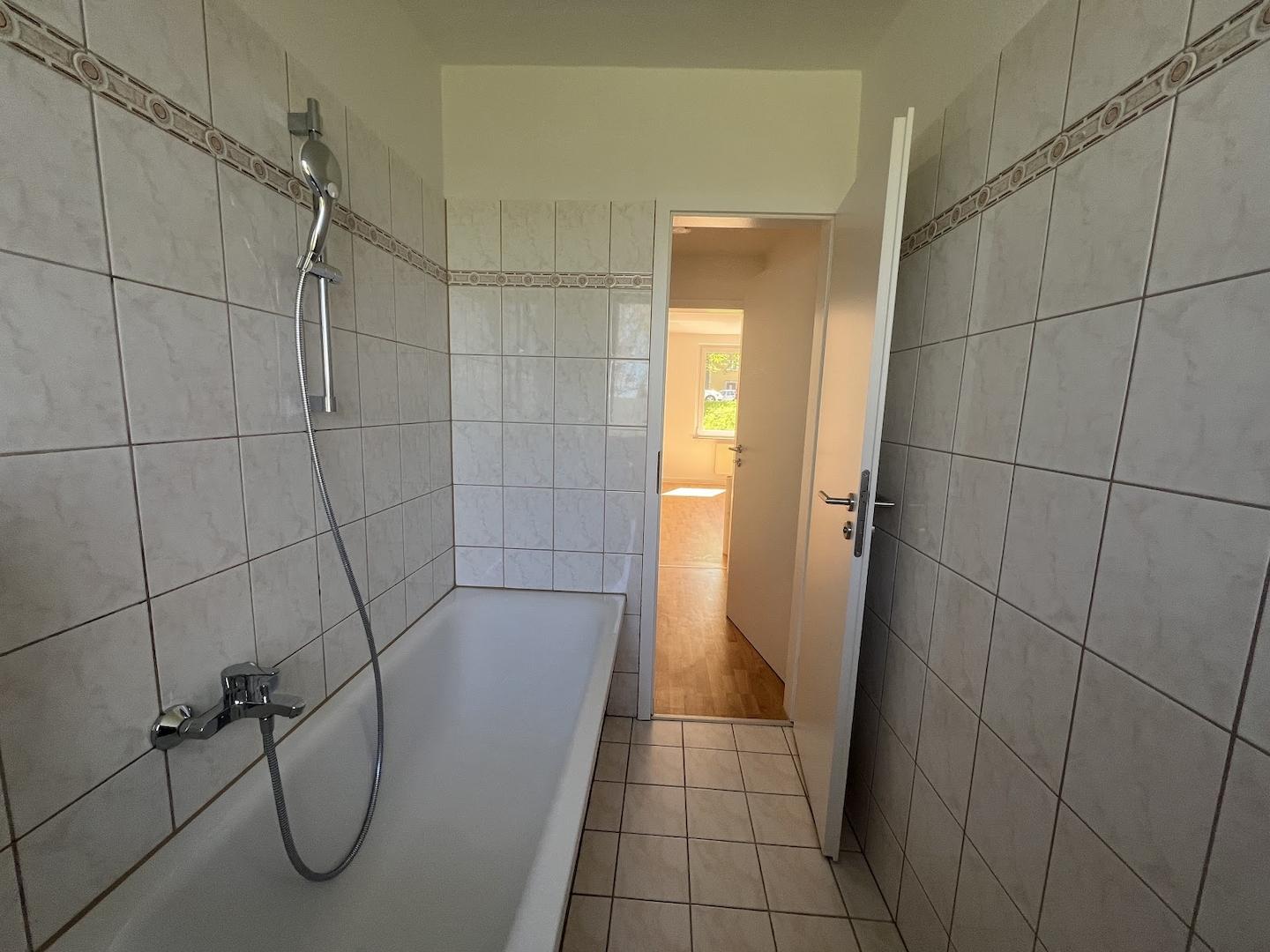 Bad mit Wanne