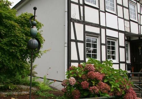 Hausansicht Vorgarten