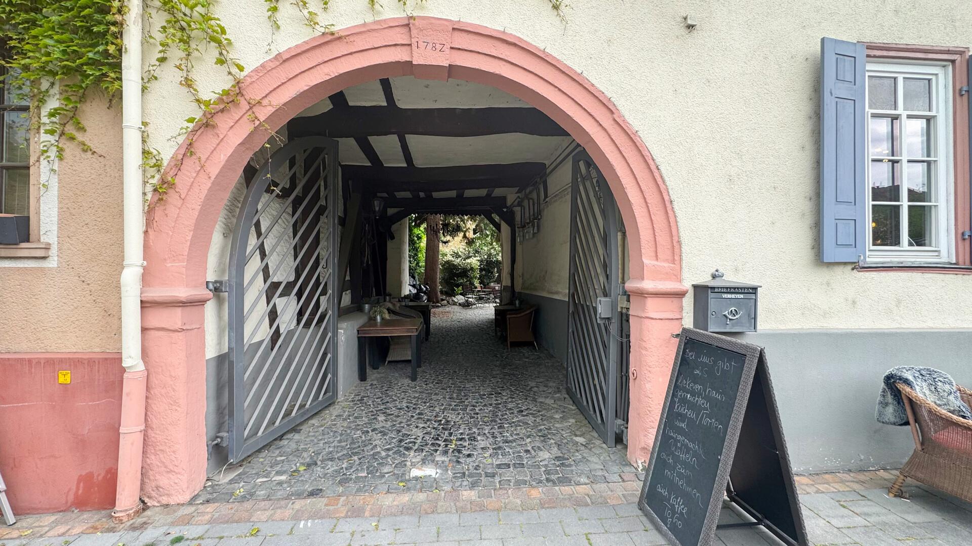 Tor zum Innenhof
