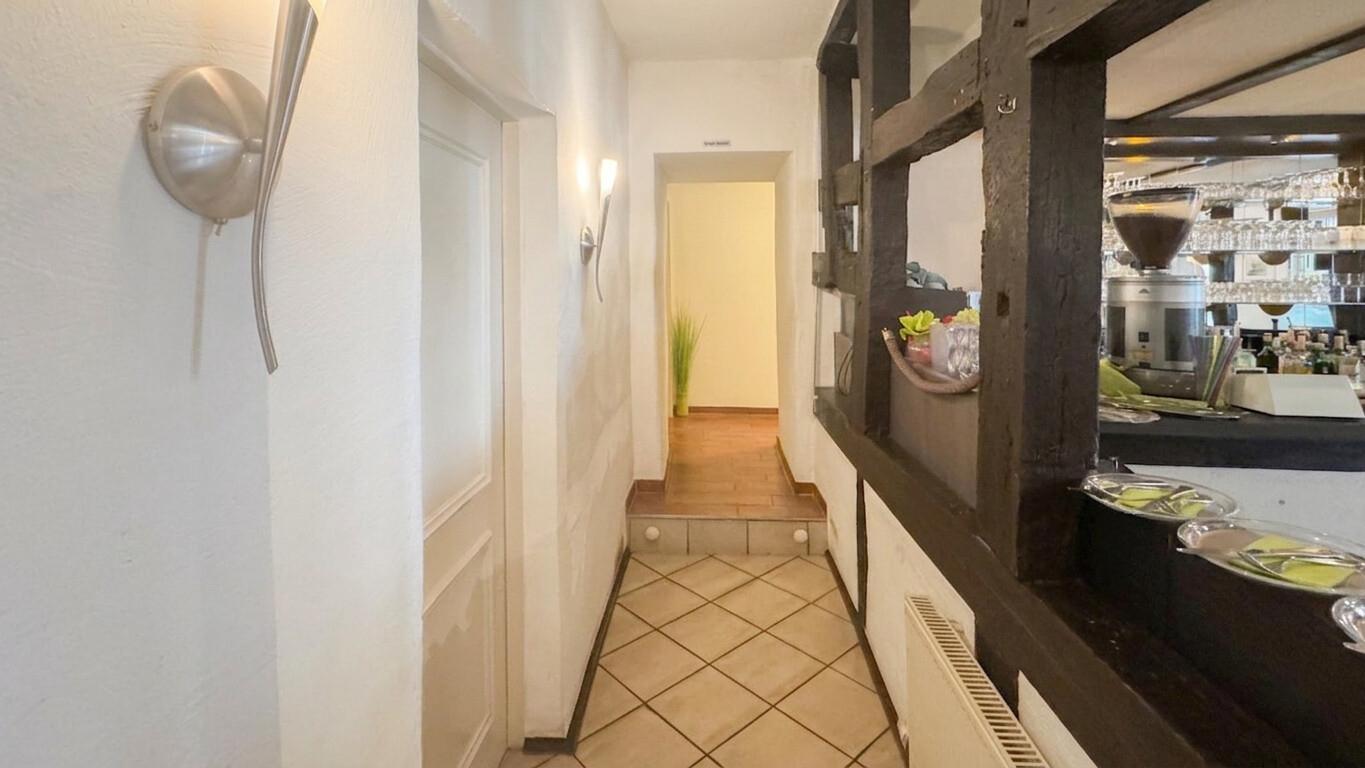 Flur zu den Toiletten