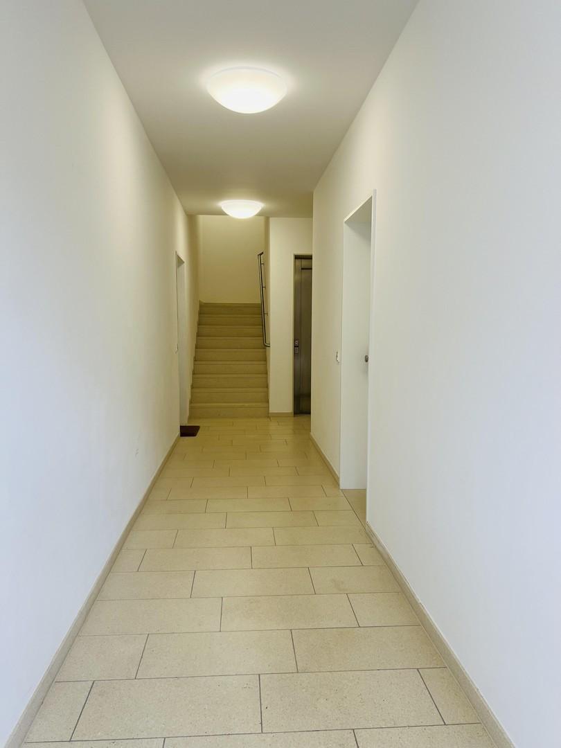 Innenbereich des Wohnblocks  