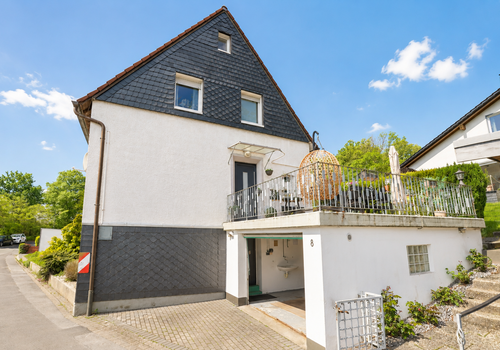 Haus und Garage