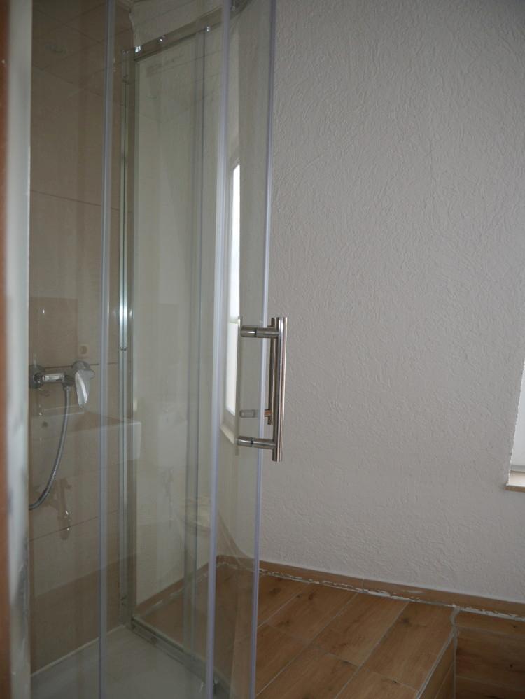 Dusche im Bad