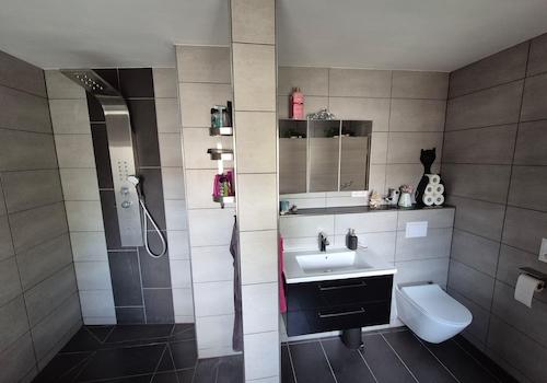 Badezimmer 2
