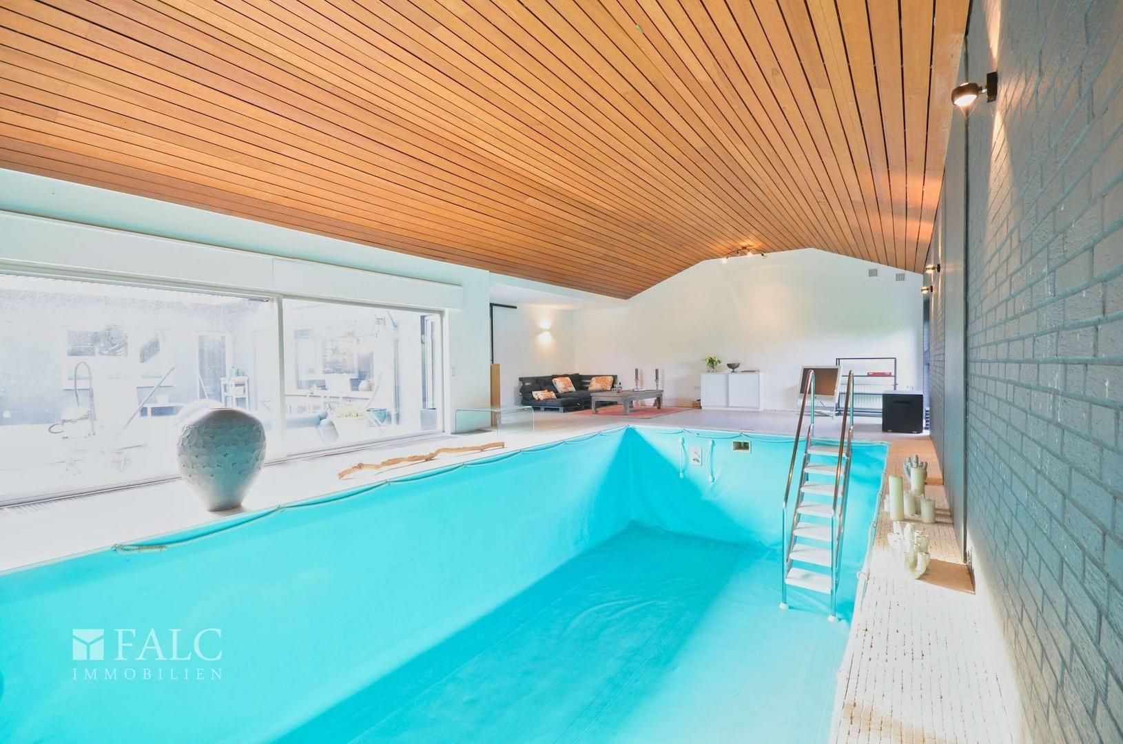 Poolhaus