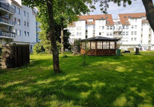 Park der Wohnanlage