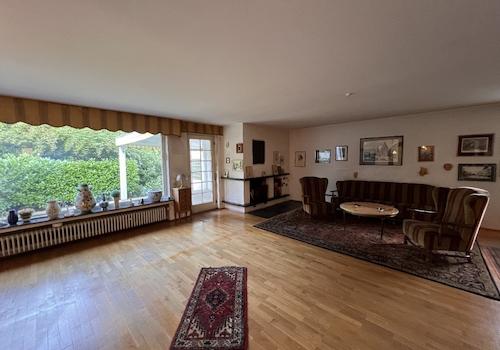 Wohnzimmer mit Kaminplatz ...