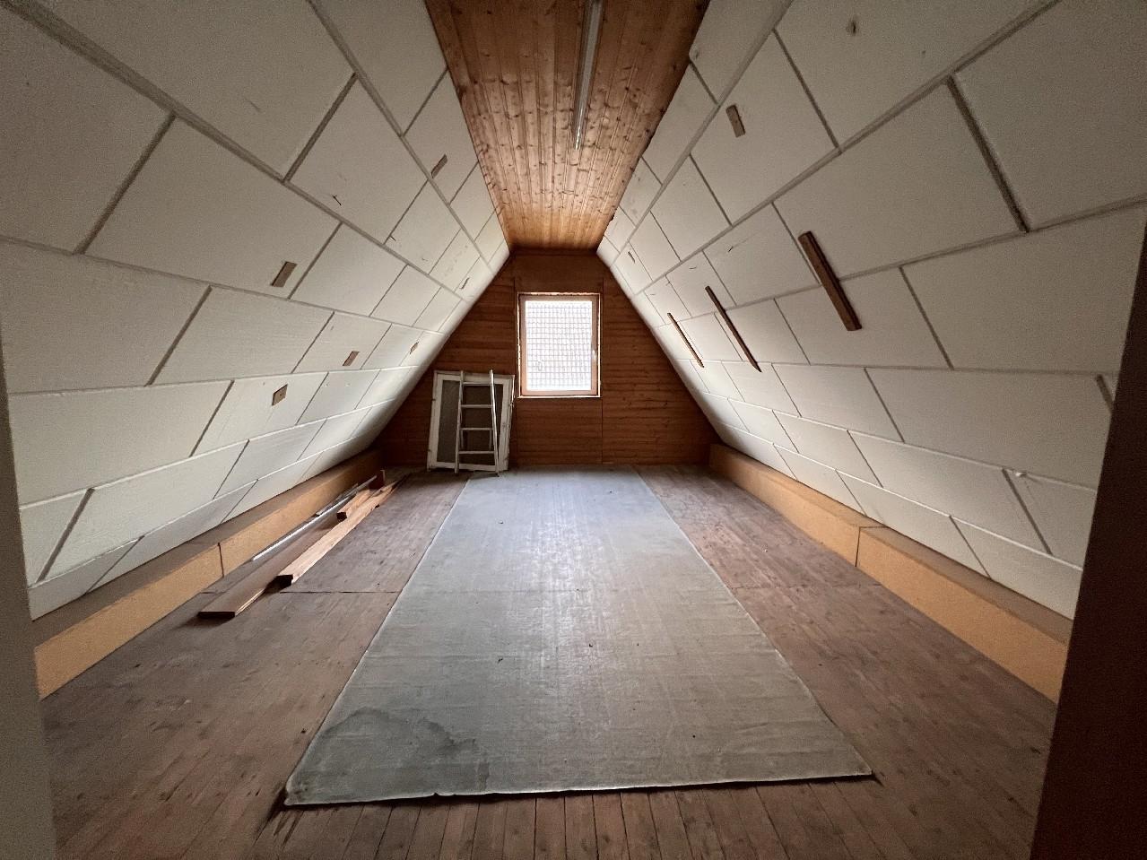 Raum 2 im Spitzboden