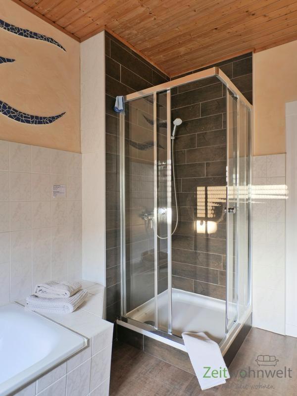 Dusche im Bad