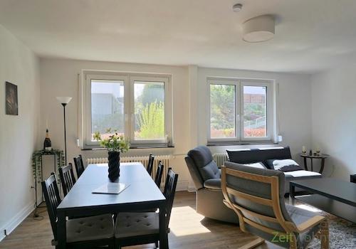 Blick ins Wohnzimmer