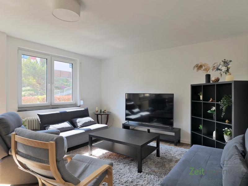 Sofa, Sessel und TV