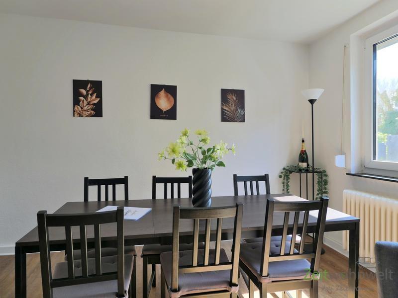 Esstisch im Wohnzimmer