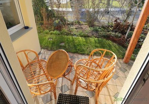 überdachte Terrasse im Februar