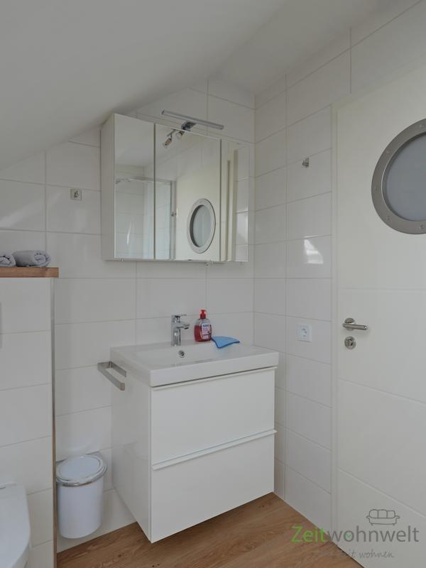WC und Waschtisch
