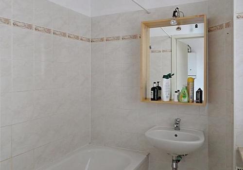 Bad mit Wanne