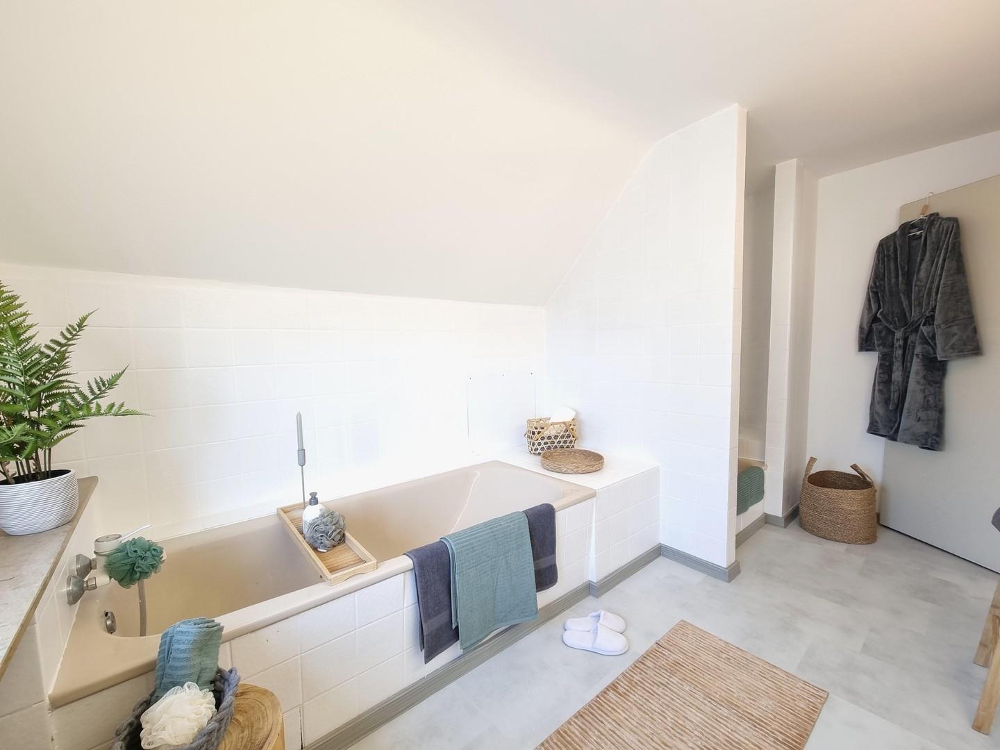 Badezimmer im DG