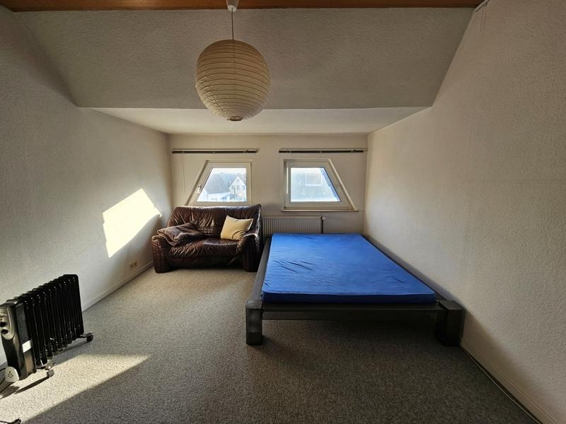 Zimmer 1 DG Whg