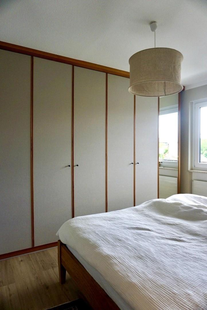 Schlafzimmer mit Einbauschrank