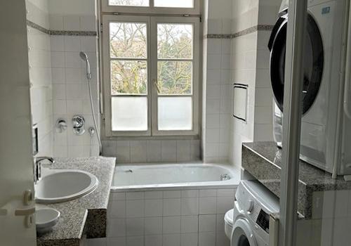 TL-Bad mit Wanne und WM-Anschluss, 2.OG