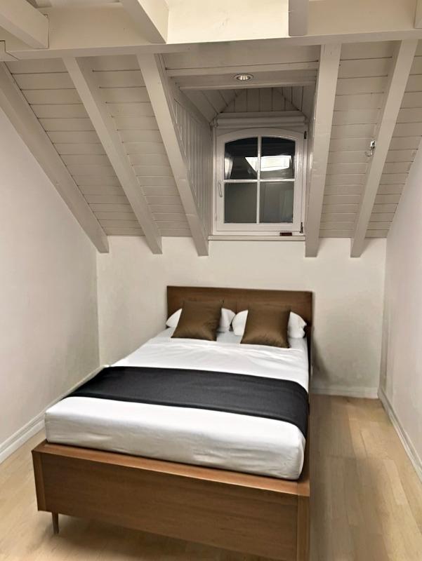 Schlafzimmer, DG